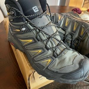 Salomon Mens Hiking Boot